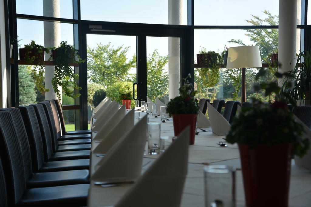 Bazuny Hotel&Spa Косцежина Екстериор снимка