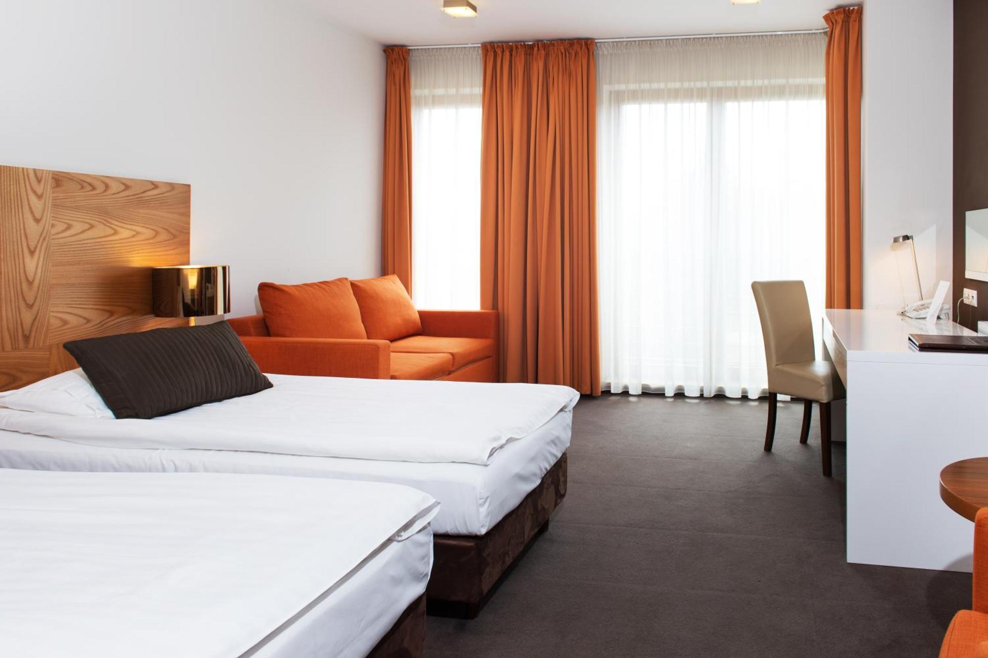 Bazuny Hotel&Spa Косцежина Екстериор снимка