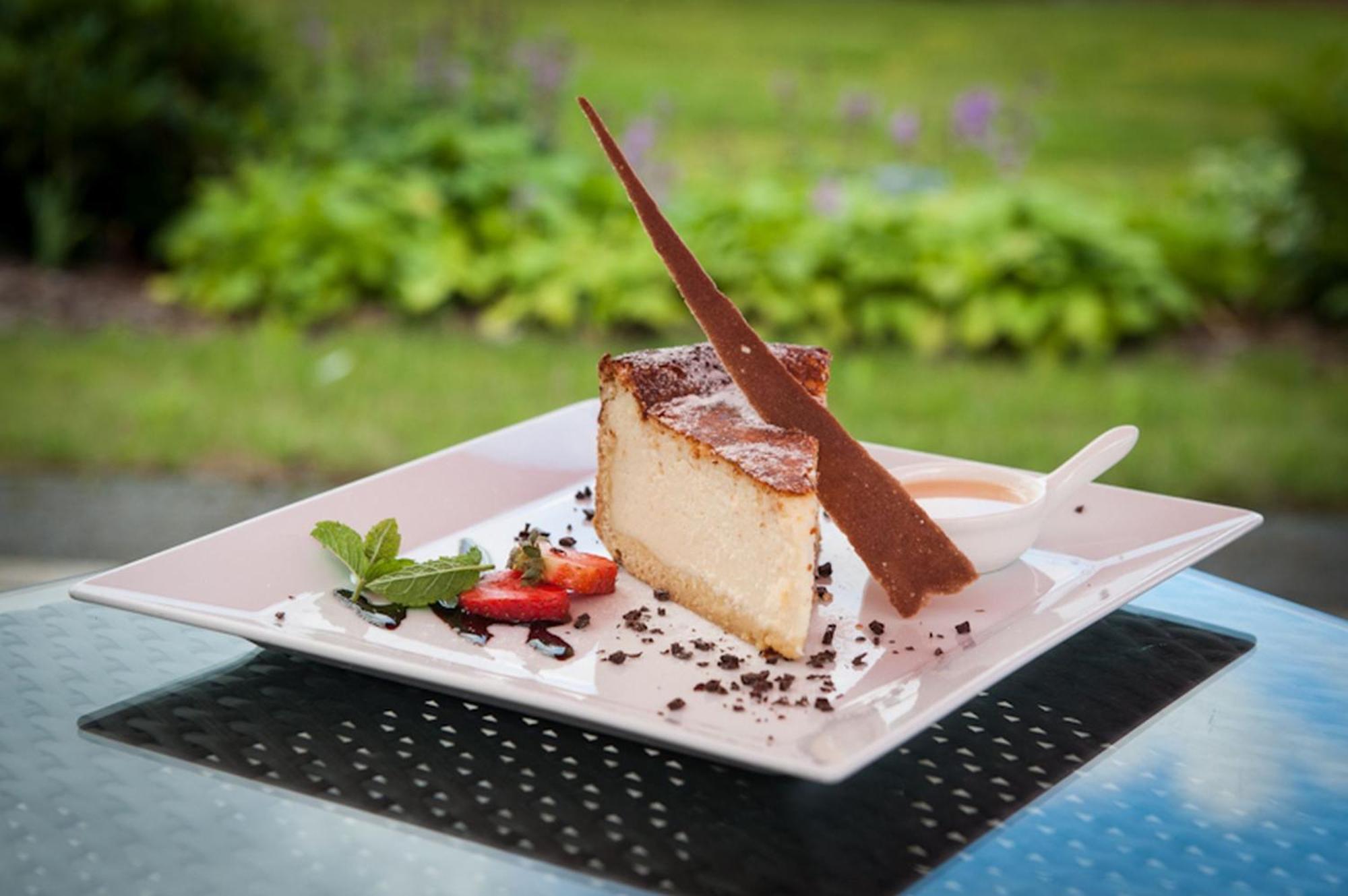 Bazuny Hotel&Spa Косцежина Екстериор снимка